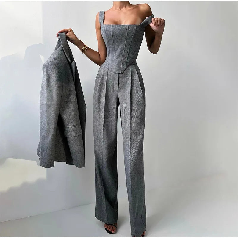 Sarah - Stile e Potere in Unico Outfit