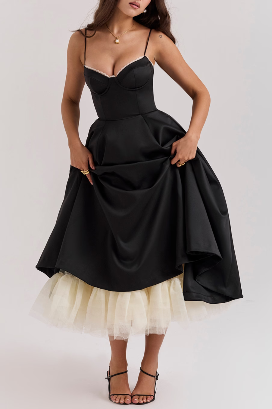 BELÉ | Abito Elegante dal Fascino Moderno