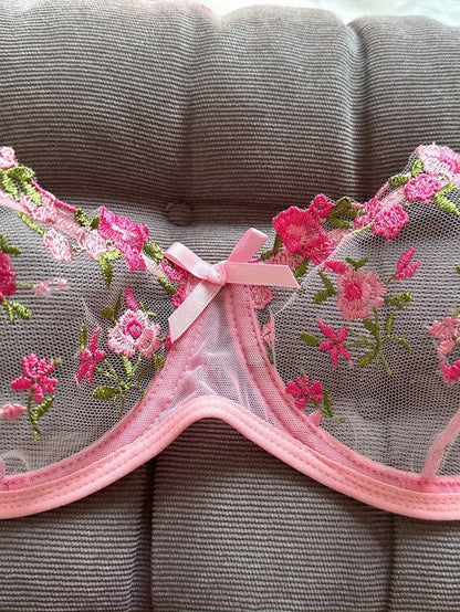 LOLA | Il Set Lingerie che Esalta la Tua Femminilità