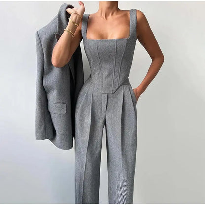 Sarah - Stile e Potere in Unico Outfit