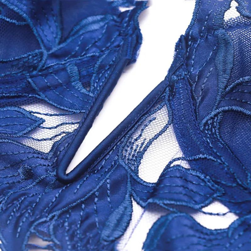 AMALIA | L’Abito Perfetto tra Eleganza e Sensualità Floreale